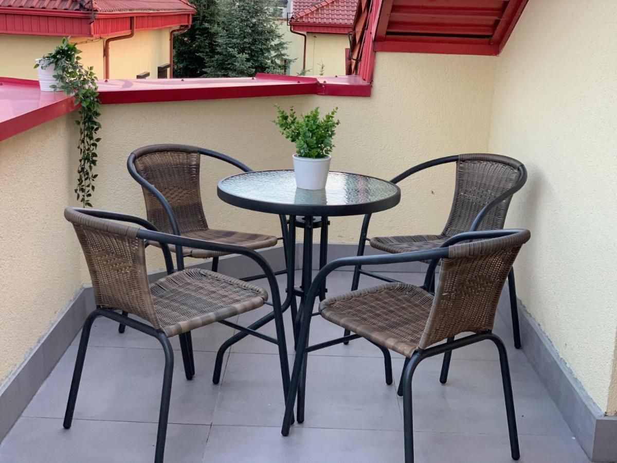 Apartament Pod Gwiazdami Apartman Ostrów Wielkopolski Kültér fotó
