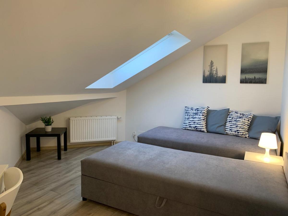 Apartament Pod Gwiazdami Apartman Ostrów Wielkopolski Kültér fotó