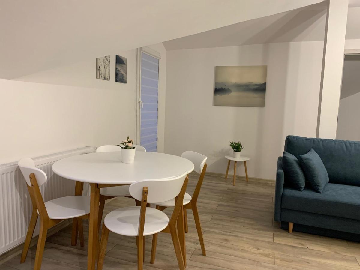 Apartament Pod Gwiazdami Apartman Ostrów Wielkopolski Kültér fotó