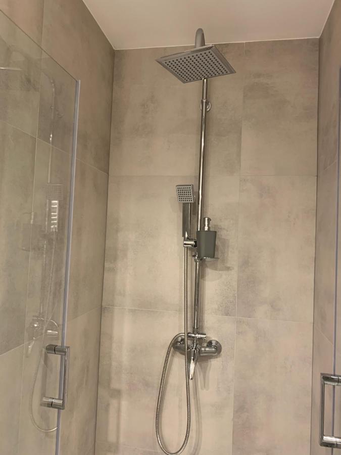 Apartament Pod Gwiazdami Apartman Ostrów Wielkopolski Kültér fotó