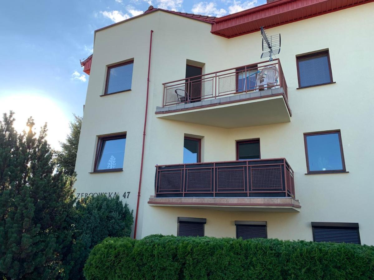 Apartament Pod Gwiazdami Apartman Ostrów Wielkopolski Kültér fotó